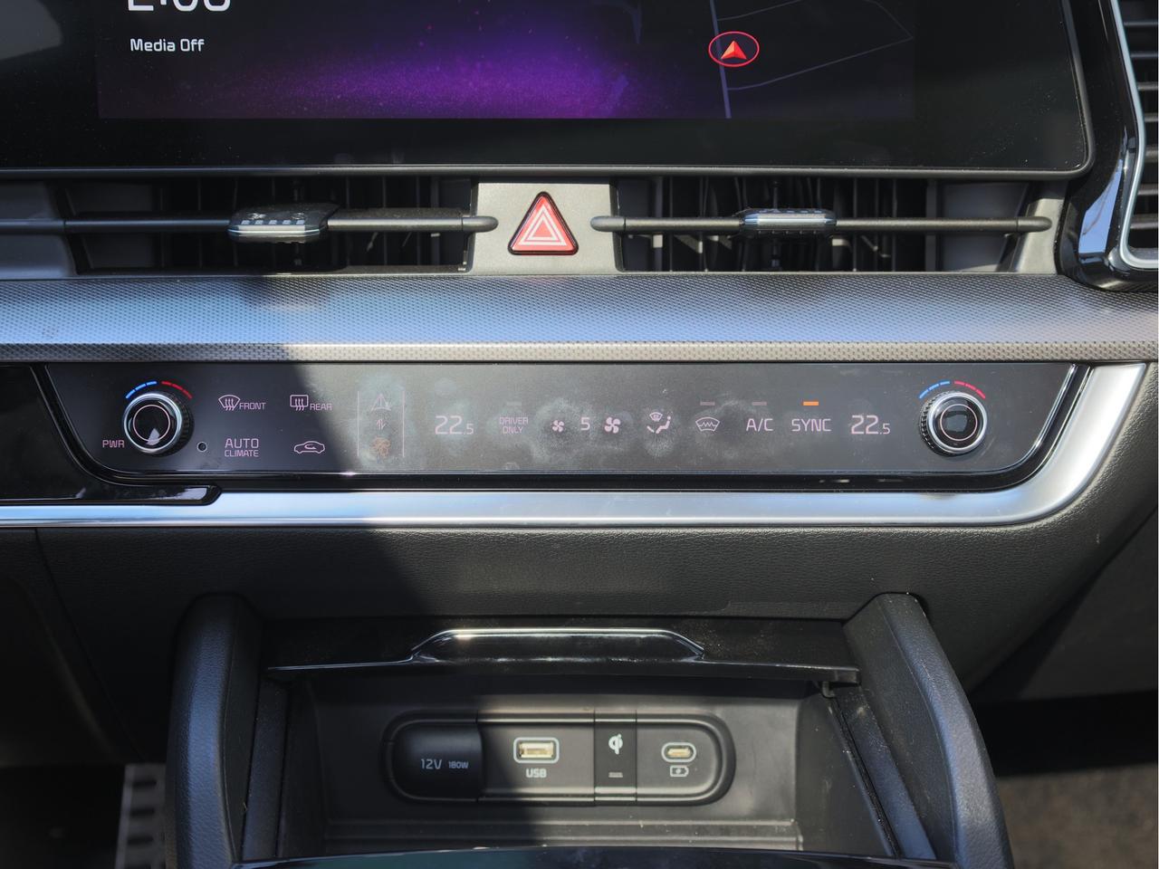 2024 Kia Sportage Hybrid SX AWD   Blindview Monitor   Digital Cluster Photo