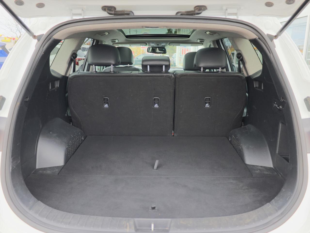 2020 Hyundai Santa Fe Preferred   2.0T AWD   Leather   Panoramic Sunroof Photo