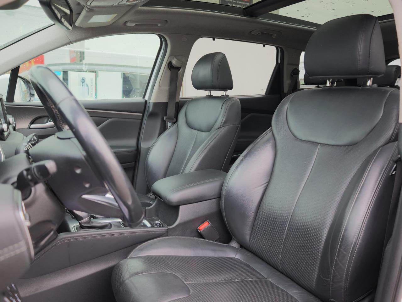 2020 Hyundai Santa Fe Preferred   2.0T AWD   Leather   Panoramic Sunroof Photo