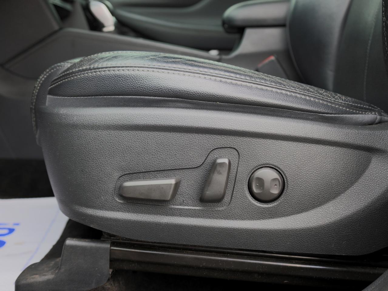 2020 Hyundai Santa Fe Preferred   2.0T AWD   Leather   Panoramic Sunroof Photo