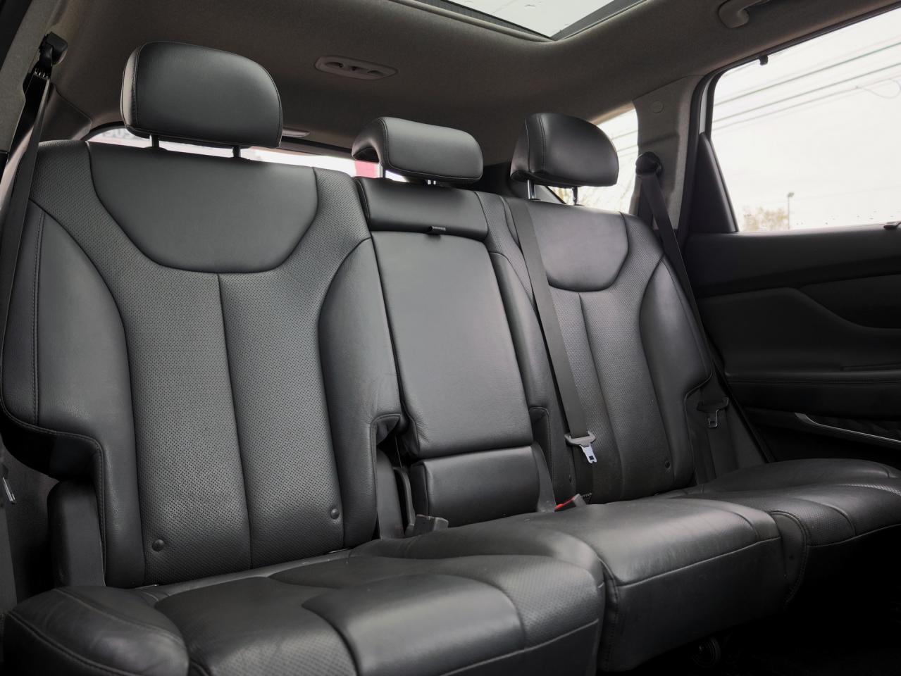 2020 Hyundai Santa Fe Preferred   2.0T AWD   Leather   Panoramic Sunroof Photo