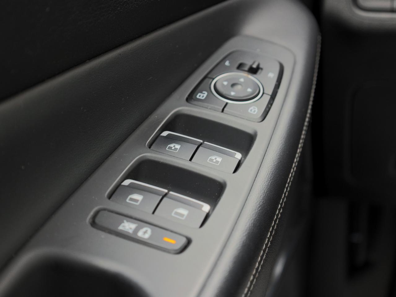 2020 Hyundai Santa Fe Preferred   2.0T AWD   Leather   Panoramic Sunroof Photo