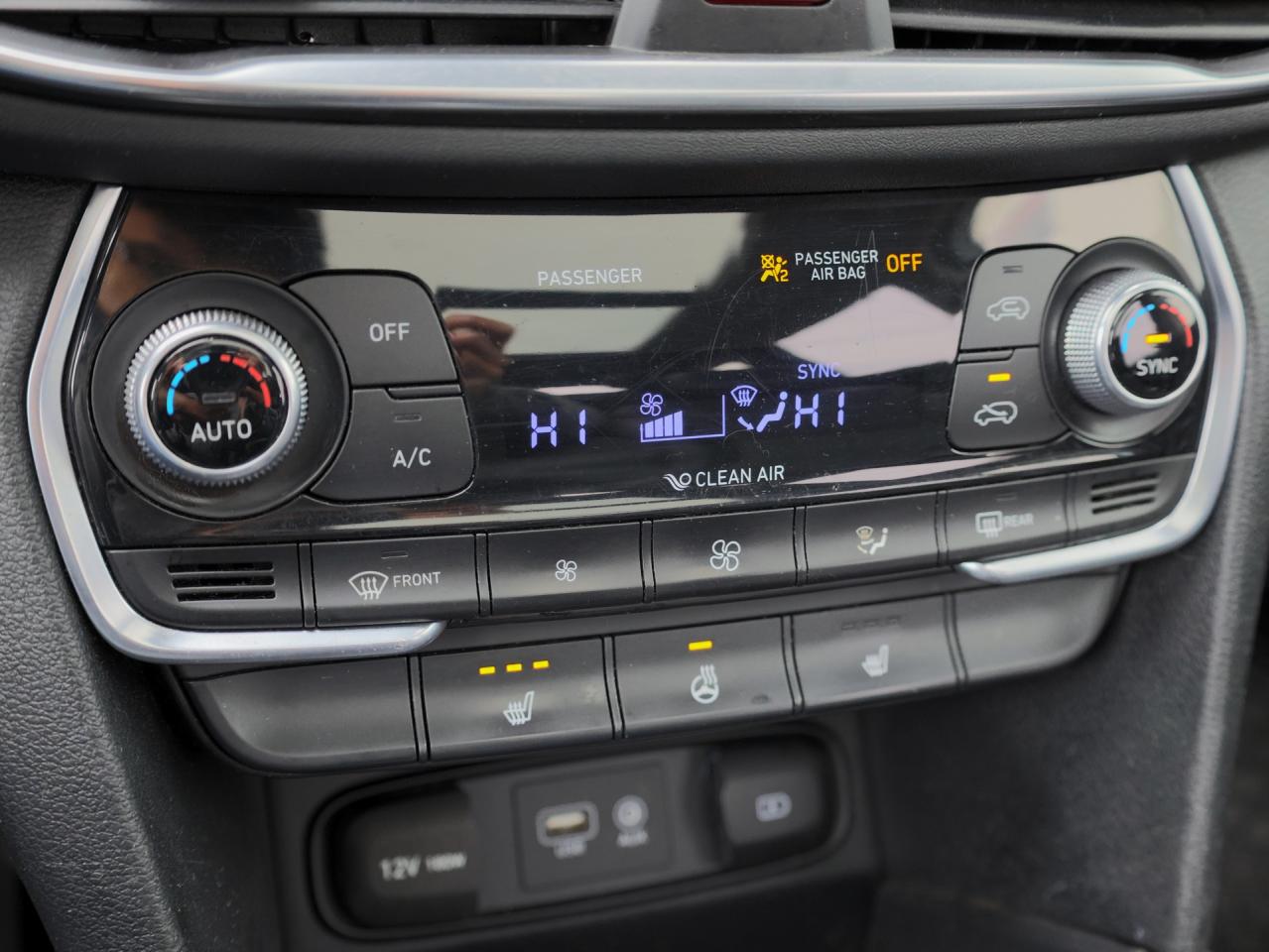 2020 Hyundai Santa Fe Preferred   2.0T AWD   Leather   Panoramic Sunroof Photo