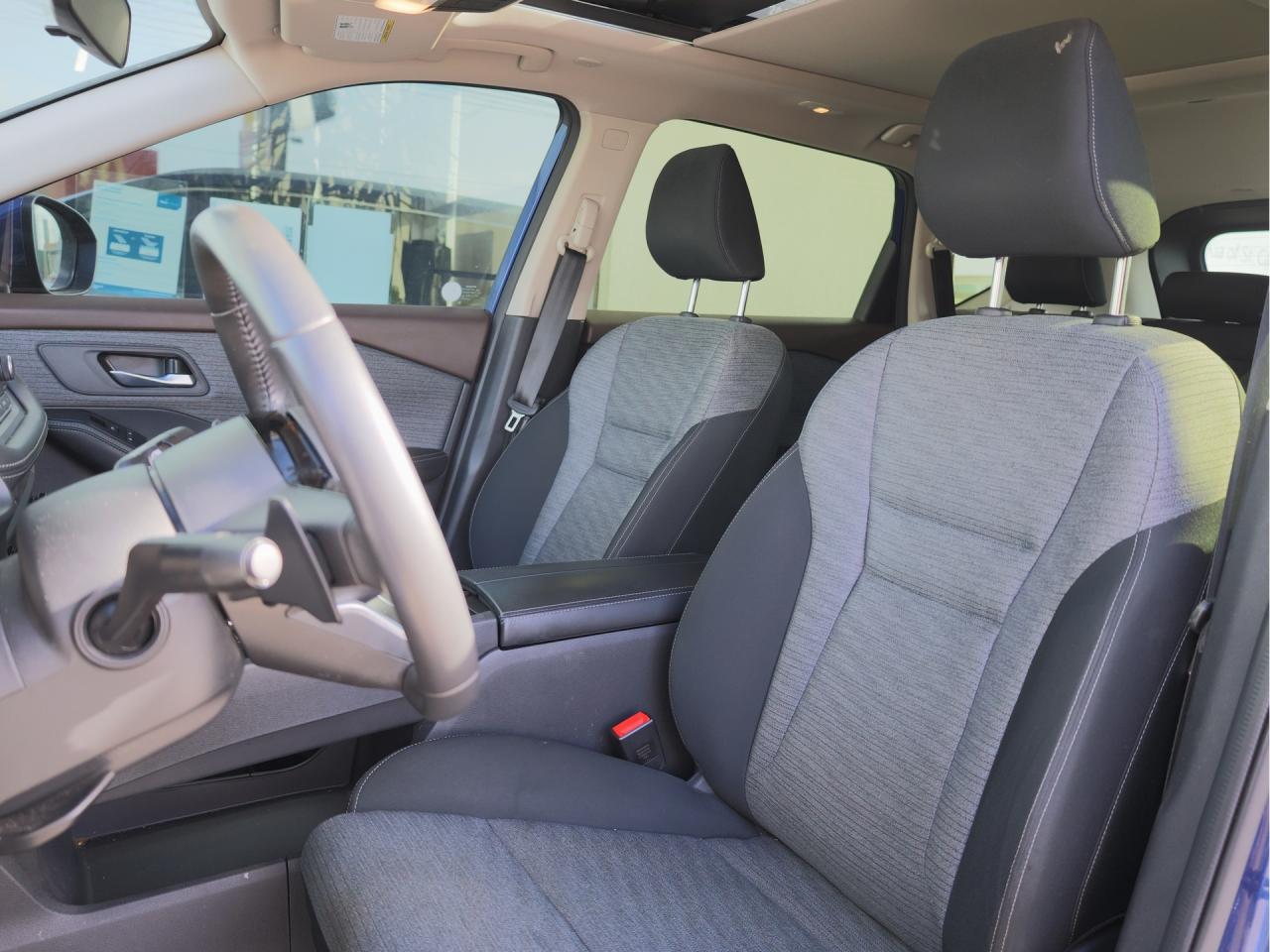 2023 Nissan Rogue SV AWD   Panoramic Roof   Climate Ctrl   Pwr Seat Photo