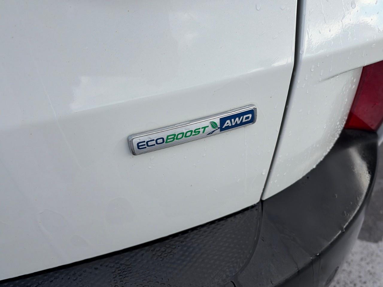 2020 Ford Escape SEL AWD Photo