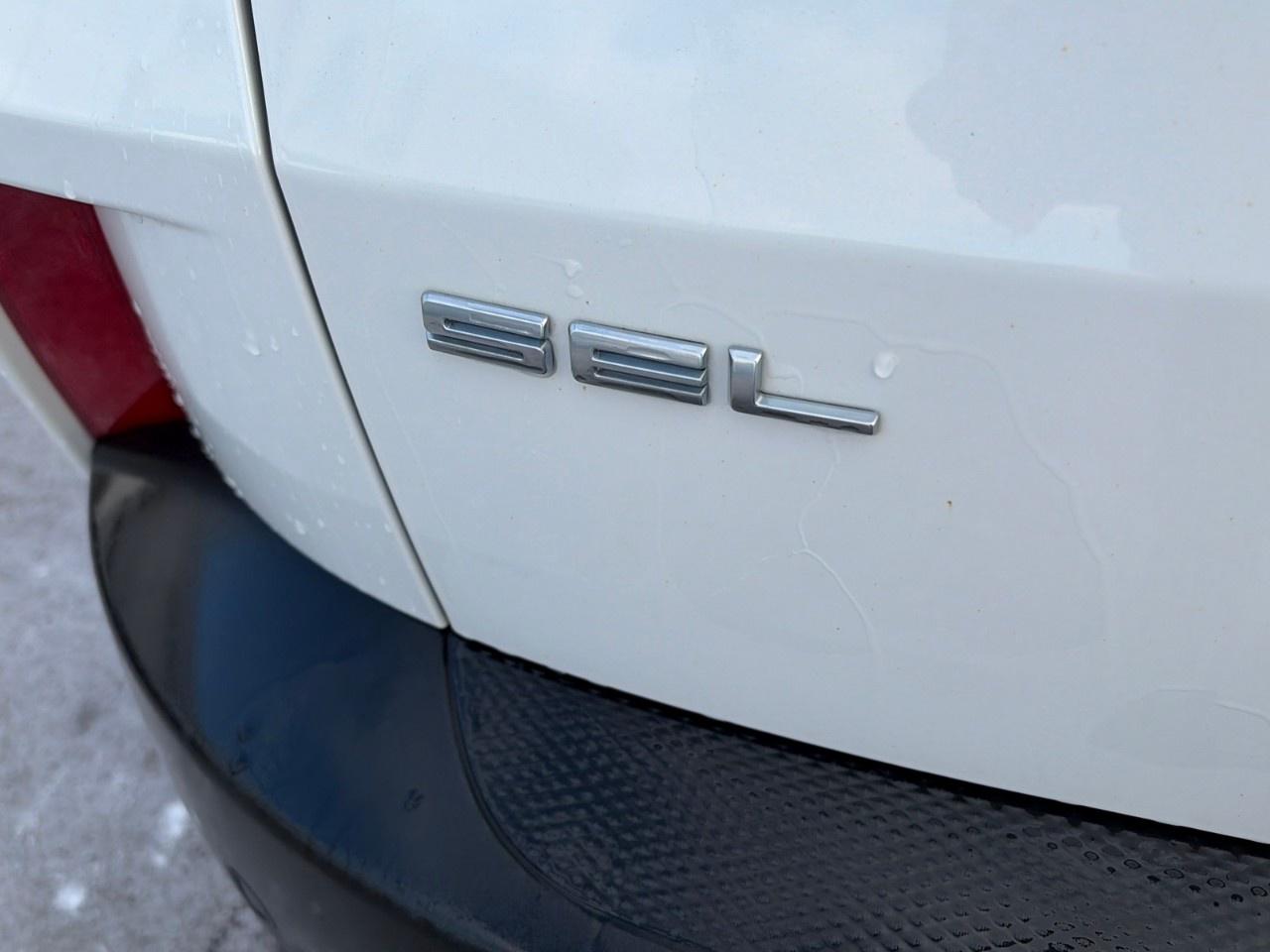 2020 Ford Escape SEL AWD Photo