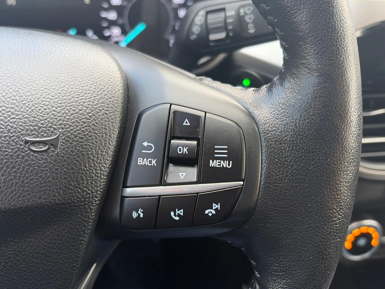 2020 Ford Escape SEL AWD Photo