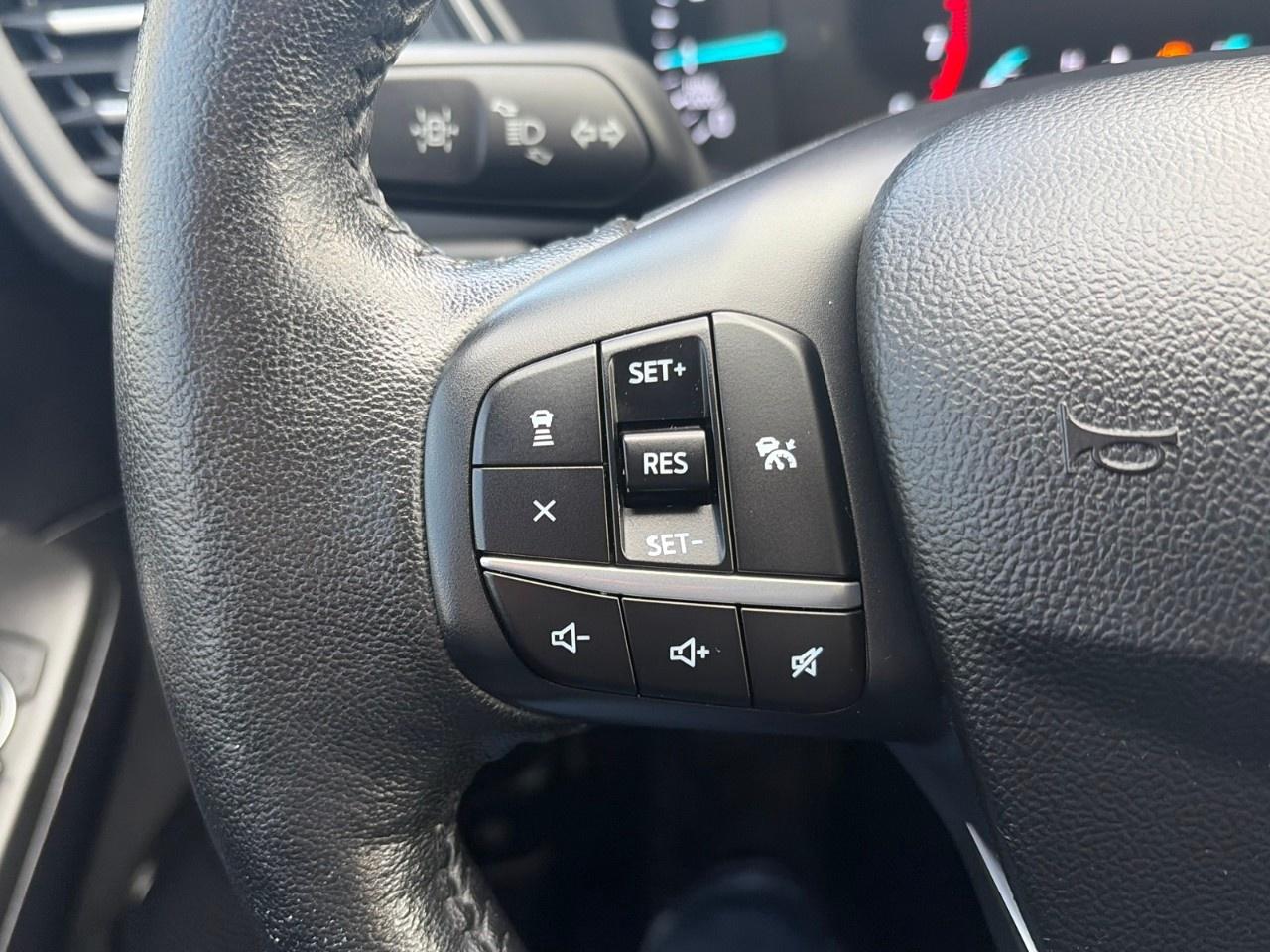 2020 Ford Escape SEL AWD Photo