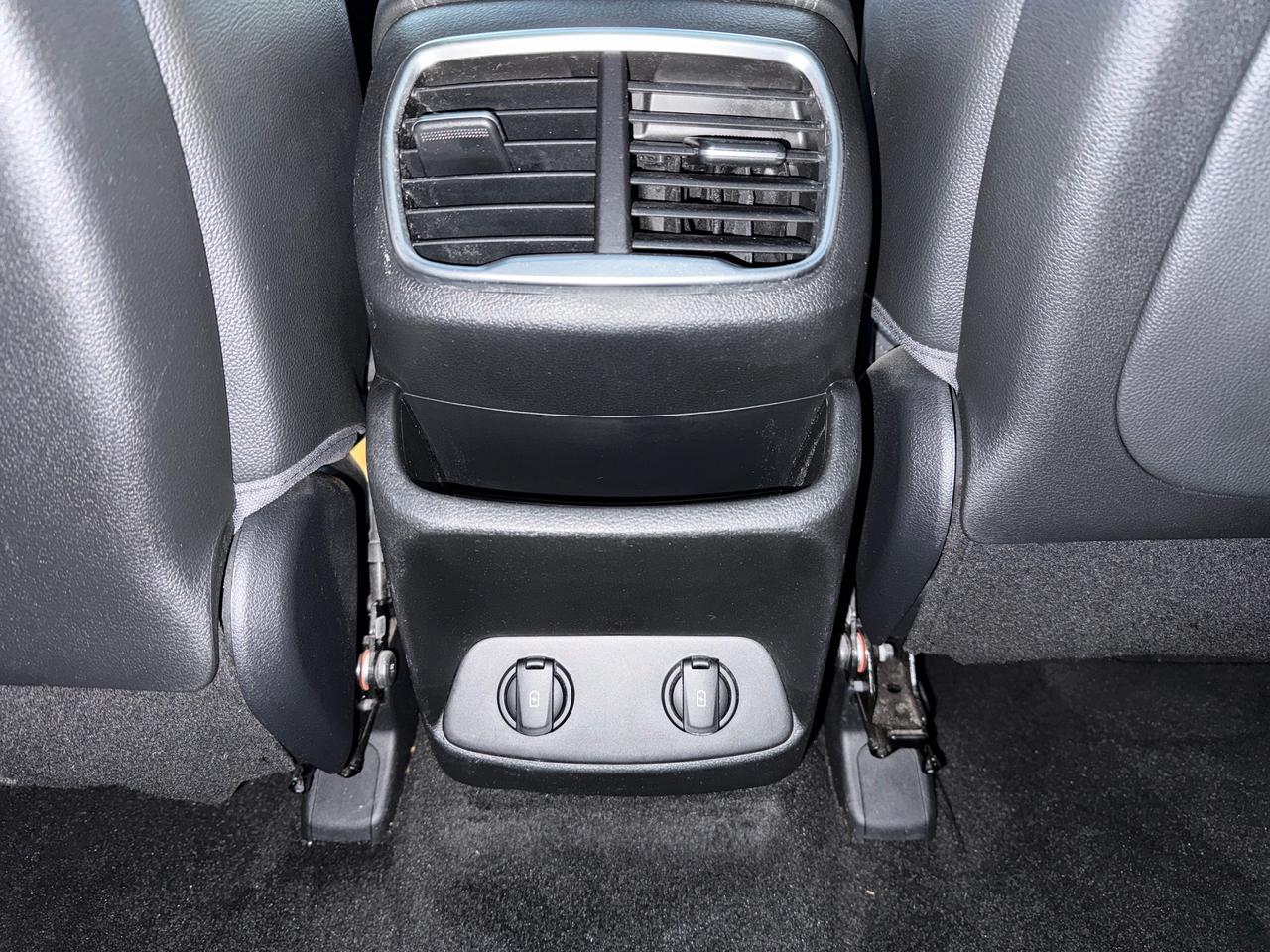 2020 Hyundai Santa Fe Luxury 2.0 Photo