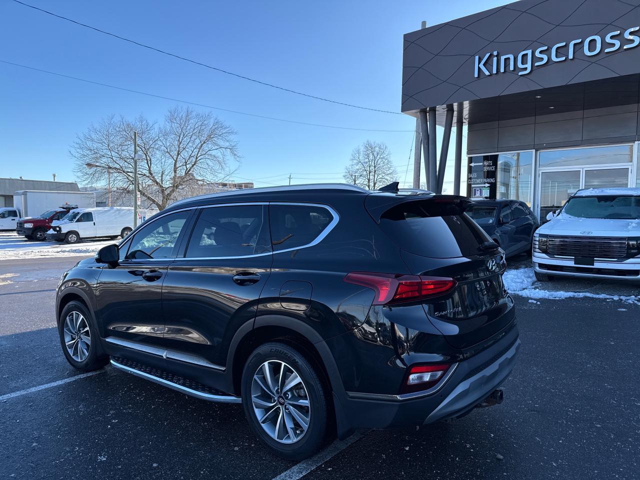 2020 Hyundai Santa Fe Luxury 2.0 Photo2