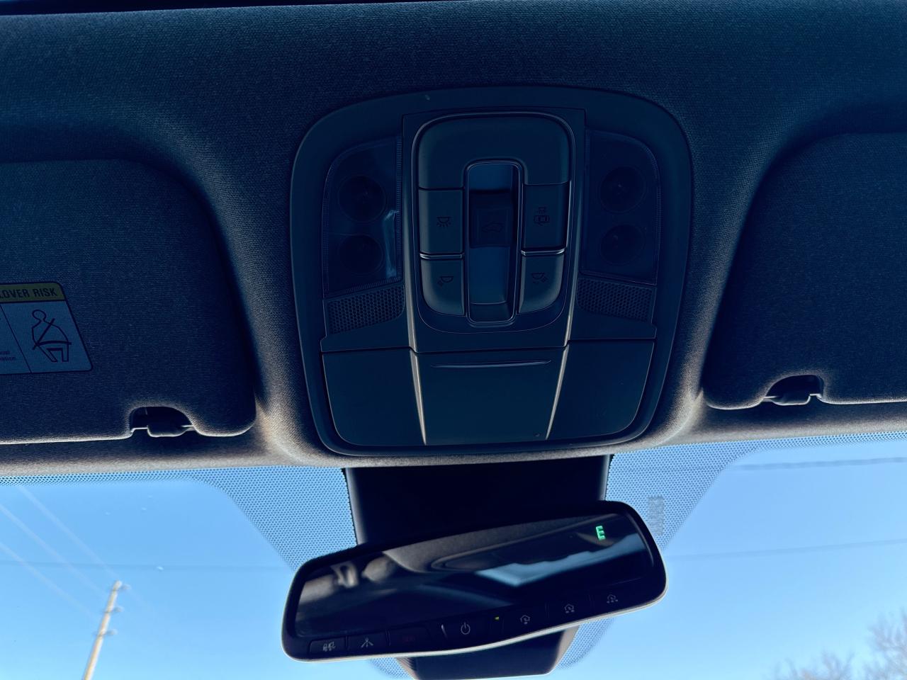 2020 Hyundai Santa Fe Luxury 2.0 Photo