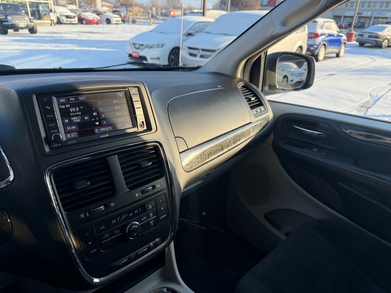 2017 Dodge Grand Caravan Crew Photo