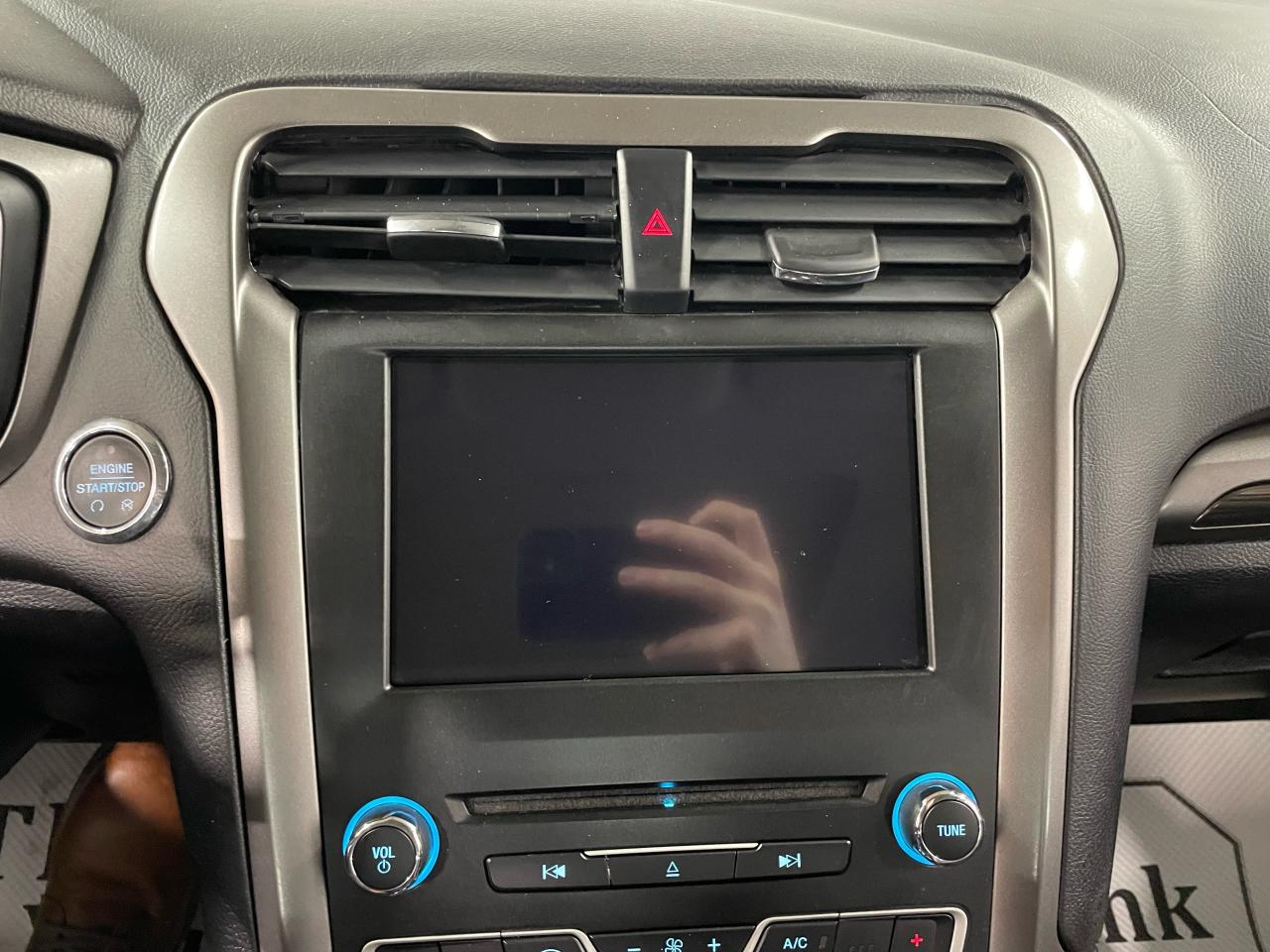 2017 Ford Fusion SE Photo