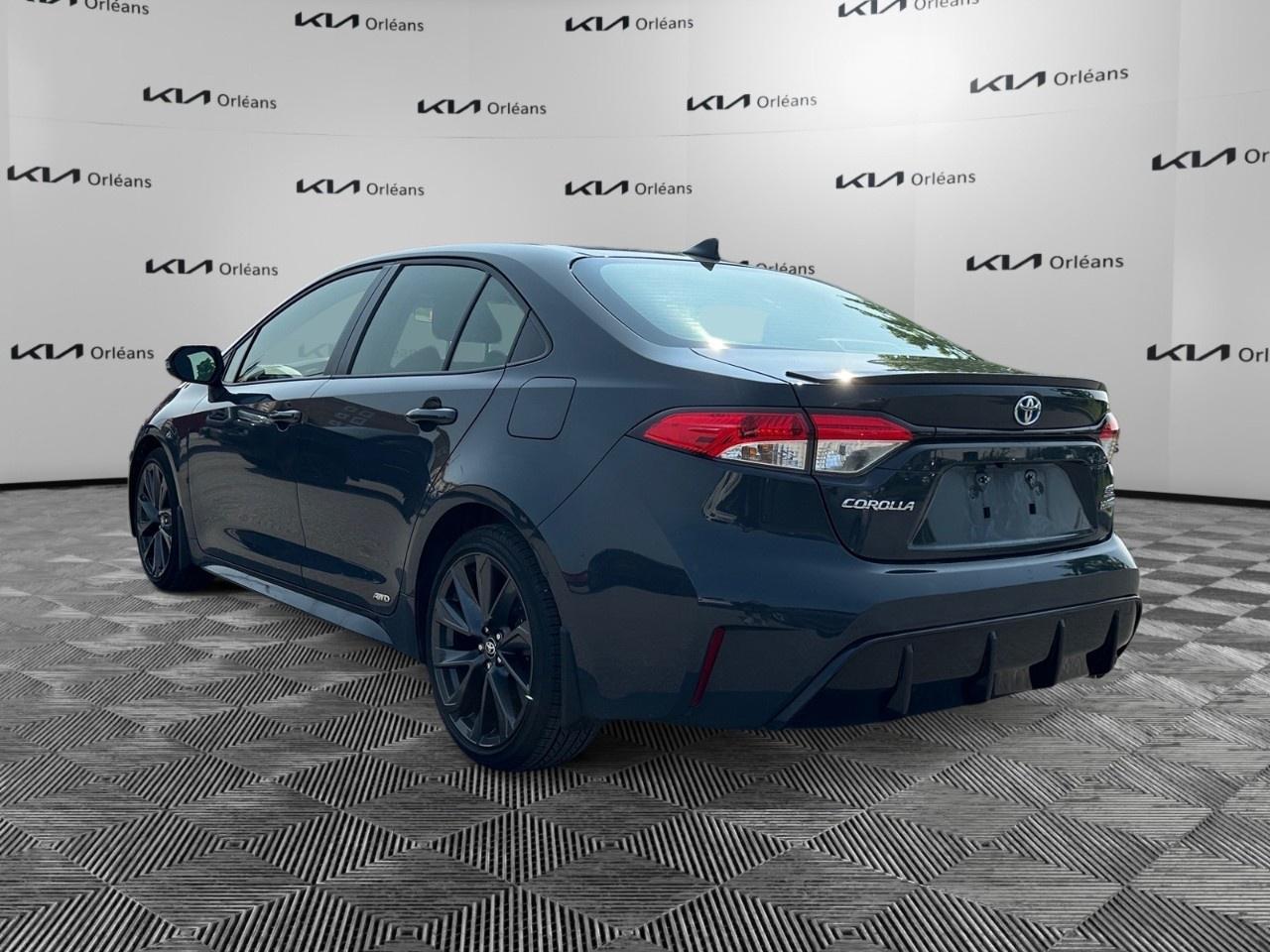 2024 Toyota Corolla Hybrid SE CVT AWD Photo4