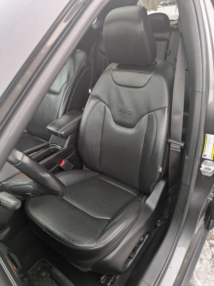 2022 Jeep Compass Altitude 4x4 - Photo #9