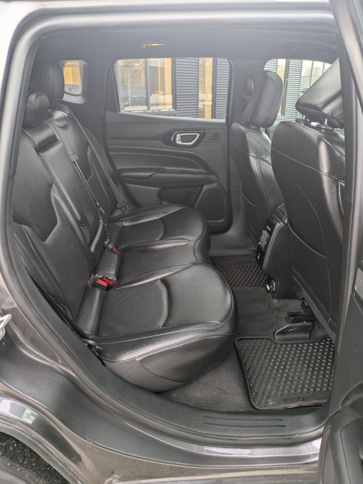 2022 Jeep Compass Altitude 4x4 - Photo #18