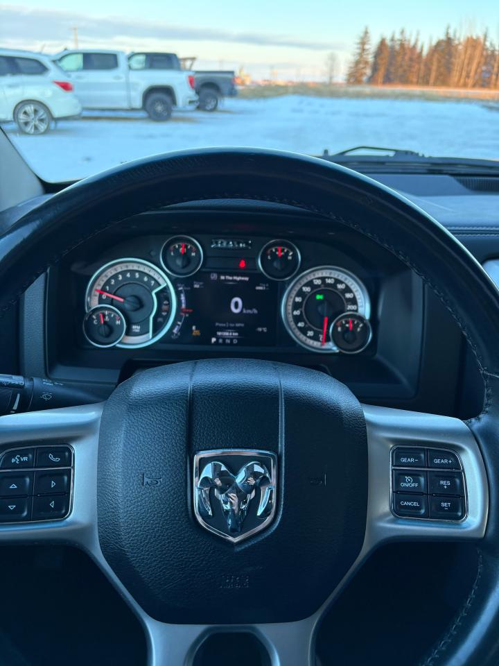 2016 RAM 1500 Laramie - Photo #14