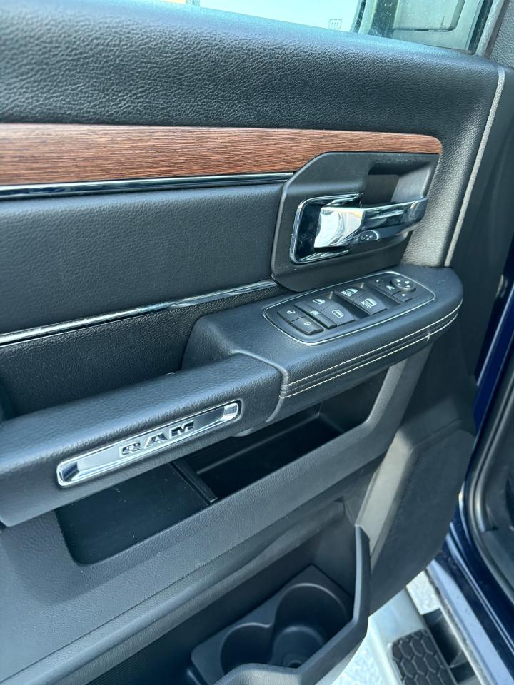 2016 RAM 1500 Laramie - Photo #13