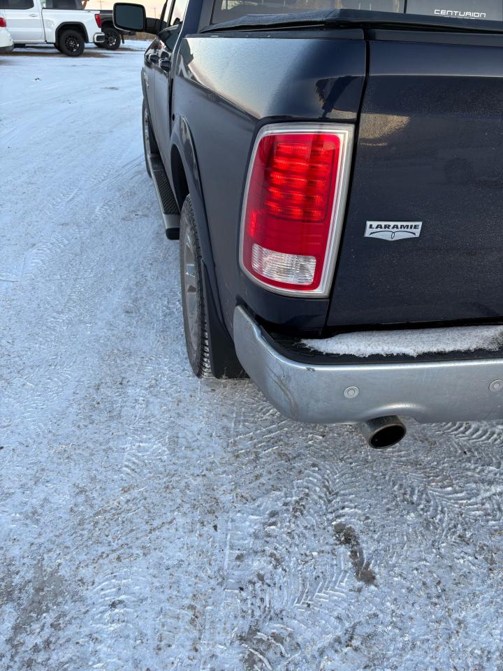 2016 RAM 1500 Laramie - Photo #2