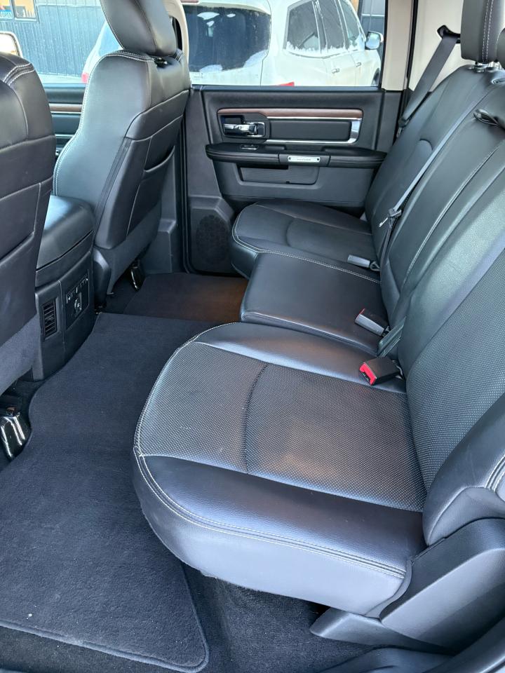 2016 RAM 1500 Laramie - Photo #15
