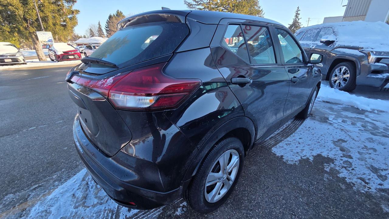 2025 Nissan Kicks S Photo4