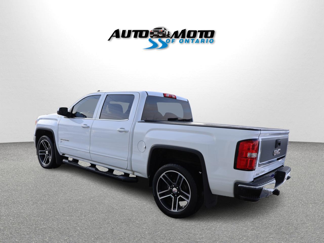 2015 GMC Sierra 1500 V8 SLE CREW 4WD CERTIFIED *ACCIDENT FREE*38 SERVICE RECORDS* CAMERA NAV BLUETOOTH LEATHER HEATED SEATS CRUISE ALLOYS Photo3