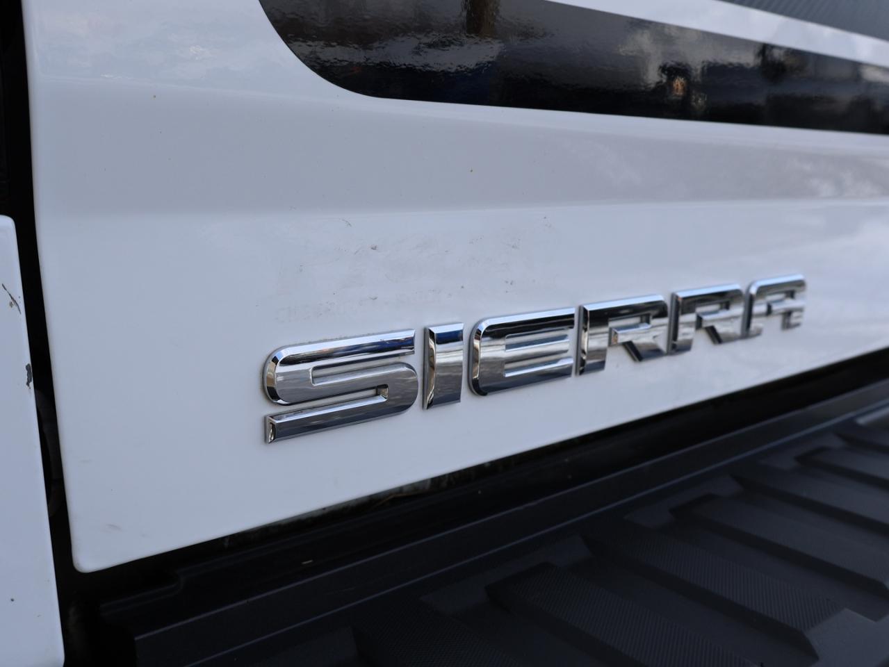 2015 GMC Sierra 1500 V8 SLE CREW 4WD CERTIFIED *ACCIDENT FREE*38 SERVICE RECORDS* CAMERA NAV BLUETOOTH LEATHER HEATED SEATS CRUISE ALLOYS - Photo #33