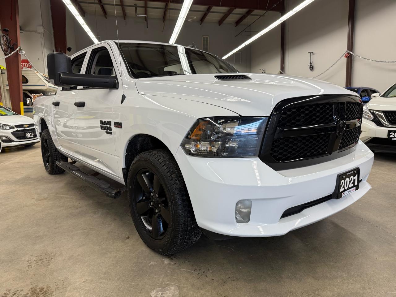 2021 RAM 1500 Classic EXPRESS - Photo #8