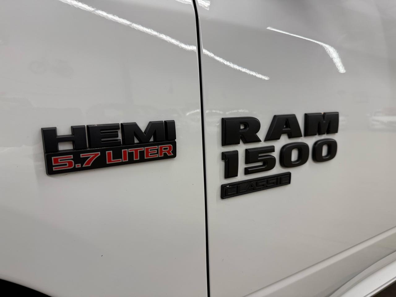 2021 RAM 1500 Classic EXPRESS - Photo #12