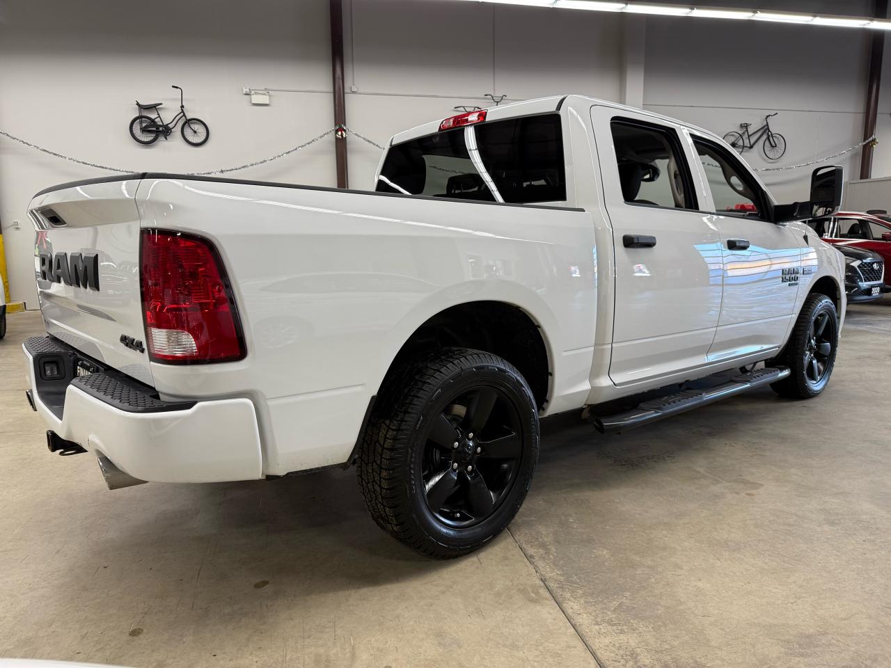 2021 RAM 1500 Classic EXPRESS - Photo #6