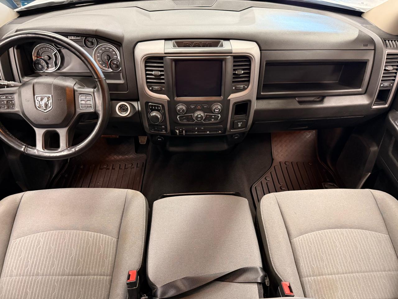 2021 RAM 1500 Classic EXPRESS - Photo #15