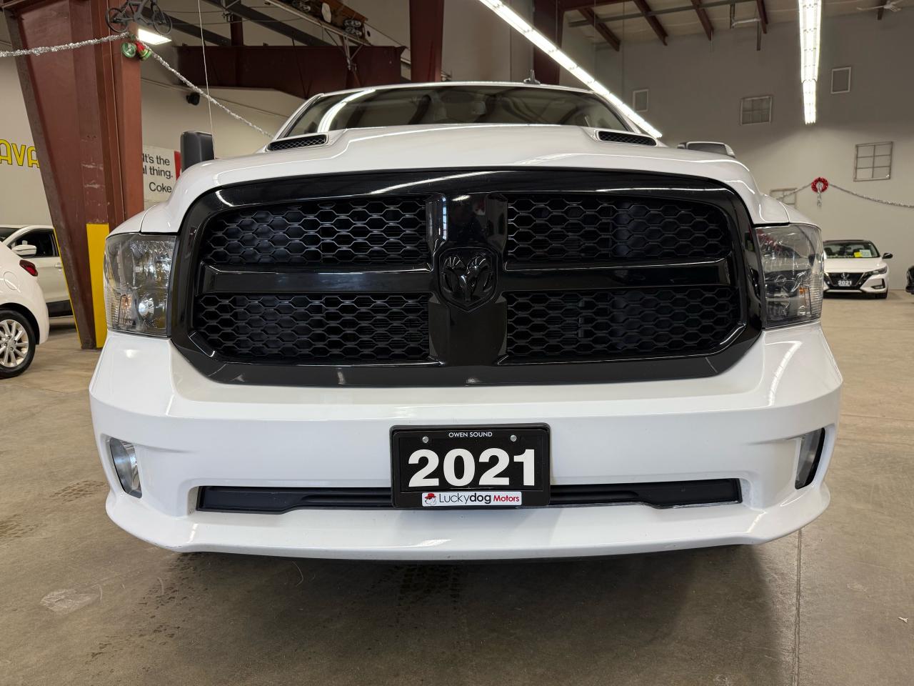 2021 RAM 1500 Classic EXPRESS - Photo #2