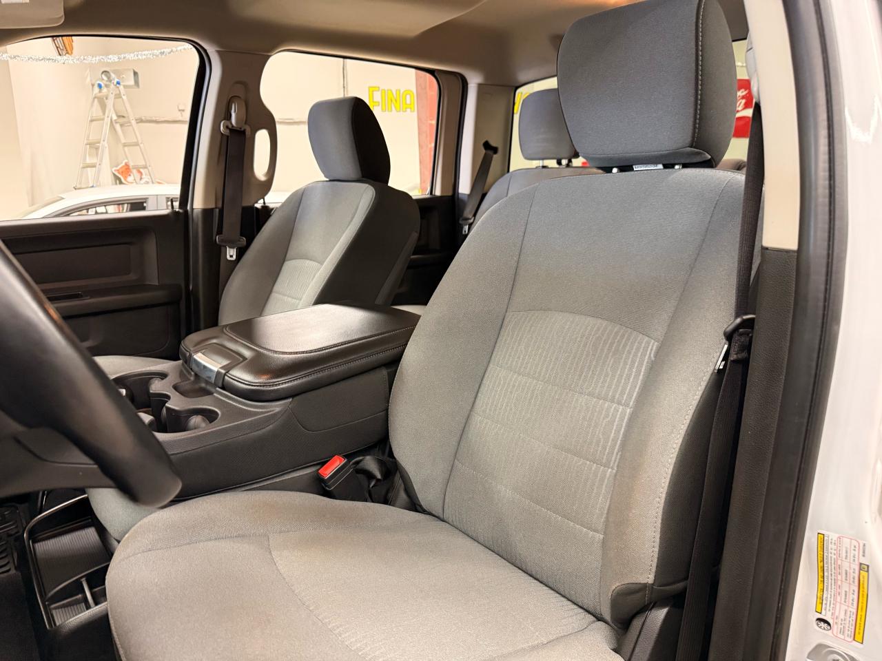 2021 RAM 1500 Classic EXPRESS - Photo #16