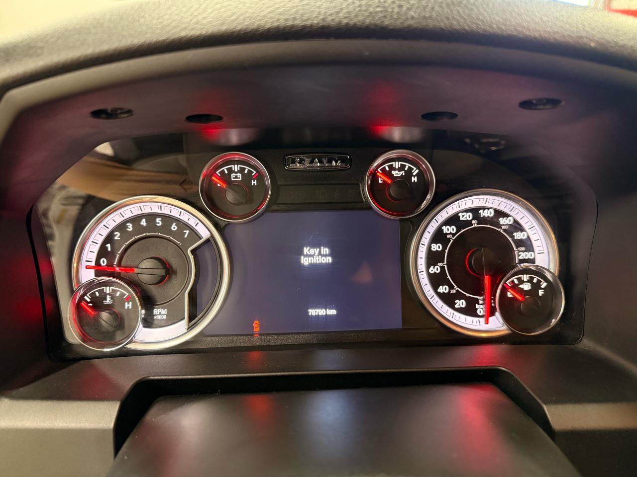 2021 RAM 1500 Classic EXPRESS - Photo #27