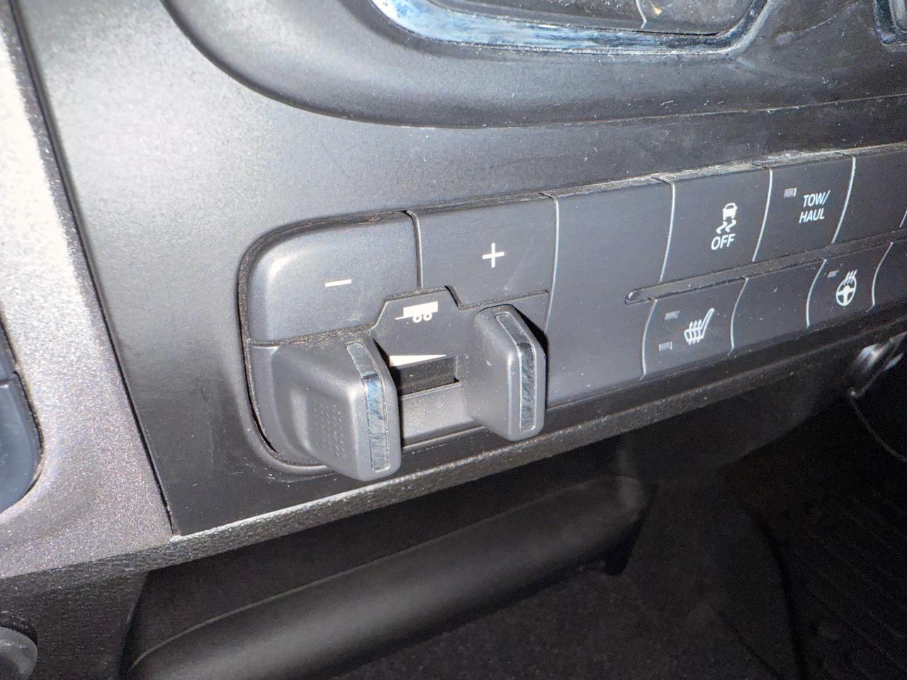 2021 RAM 1500 Classic EXPRESS - Photo #23