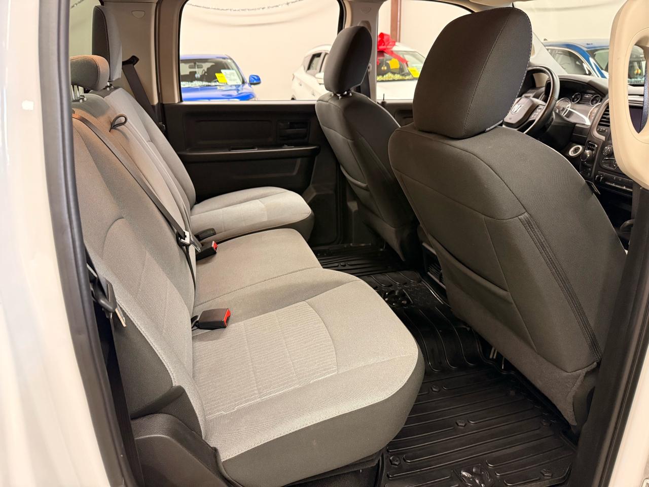 2021 RAM 1500 Classic EXPRESS - Photo #31