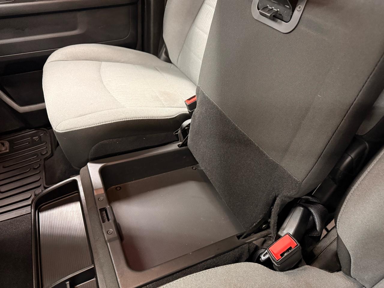 2021 RAM 1500 Classic EXPRESS - Photo #22