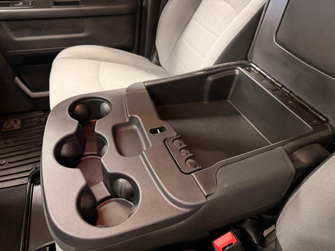 2021 RAM 1500 Classic EXPRESS - Photo #21