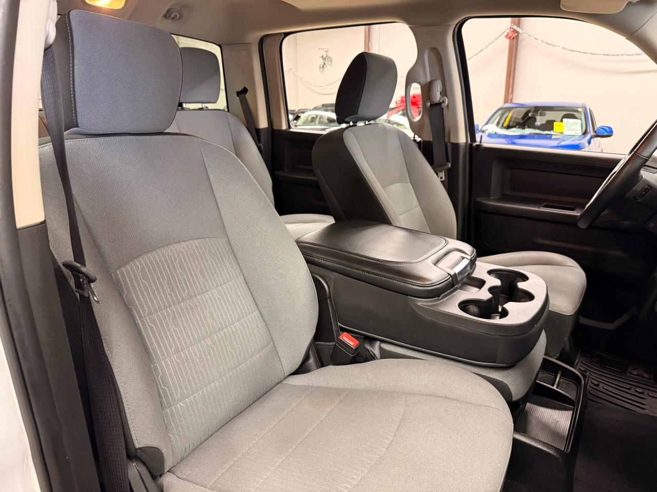 2021 RAM 1500 Classic EXPRESS - Photo #33