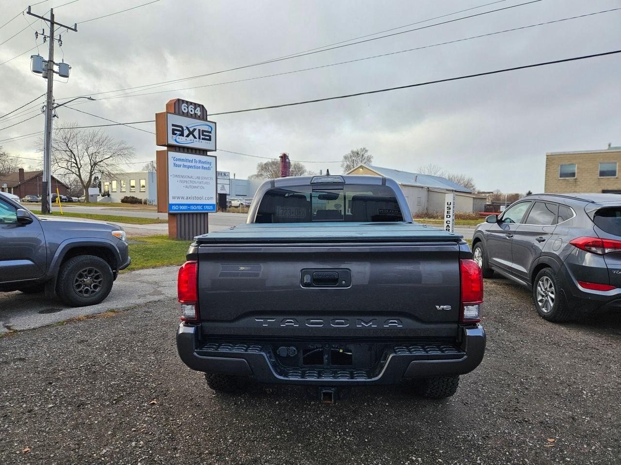 2019 Toyota Tacoma TRD Sport Photo2