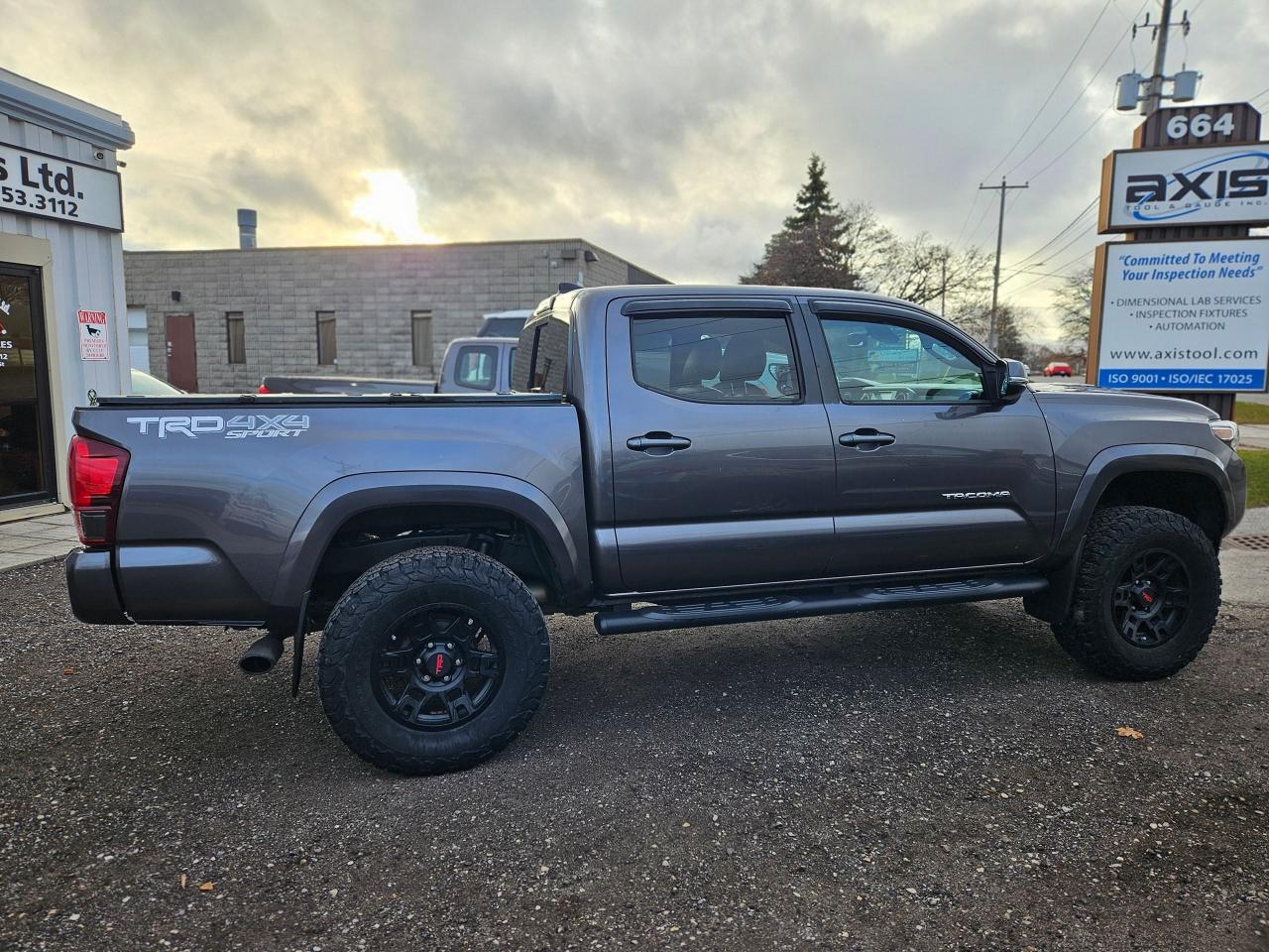 2019 Toyota Tacoma TRD Sport Photo
