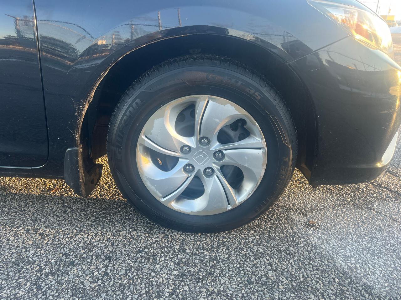 2015 Honda Civic 4dr Auto LX Photo