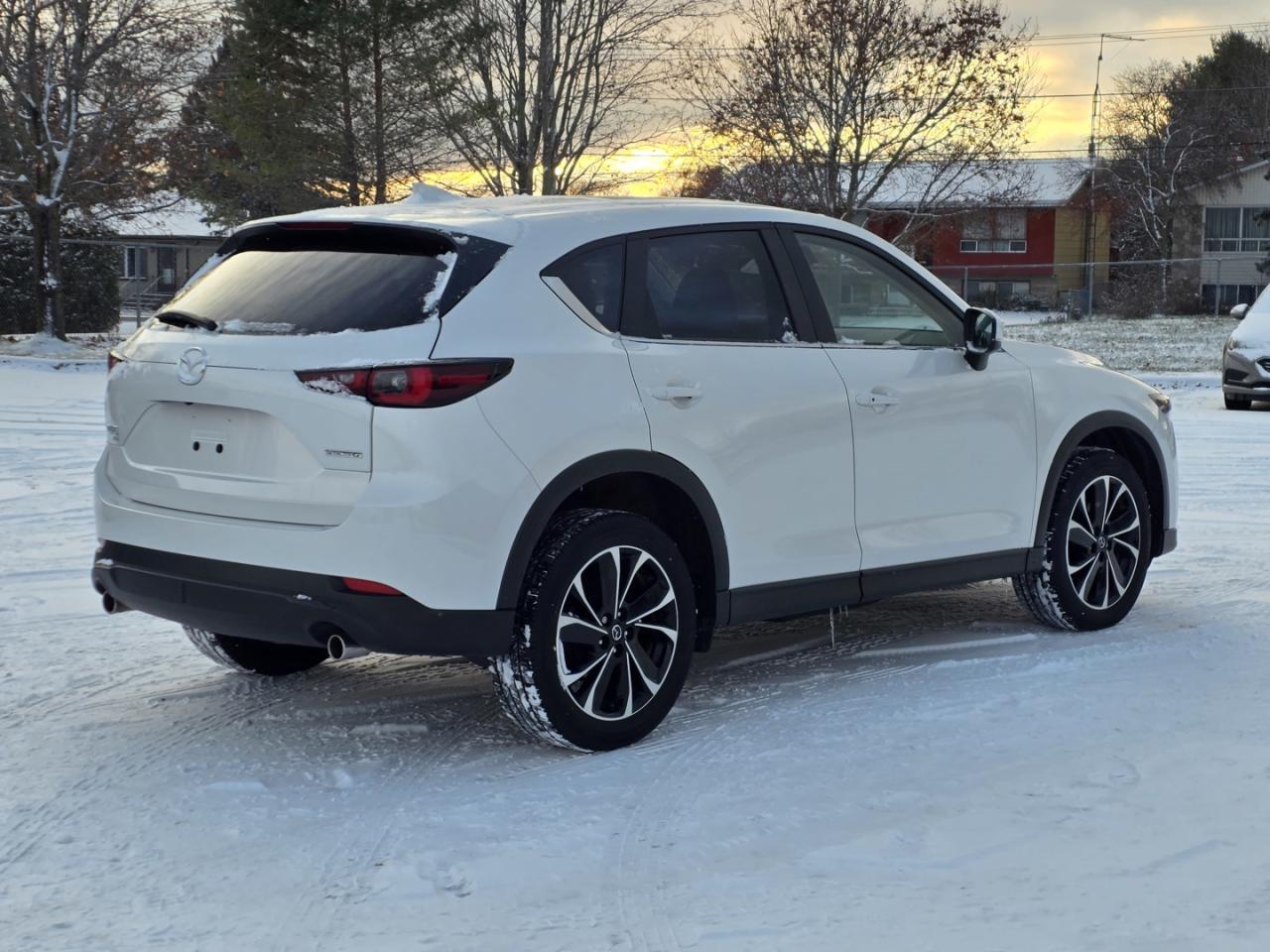 2023 Mazda CX-5 Kuro Edition Photo4