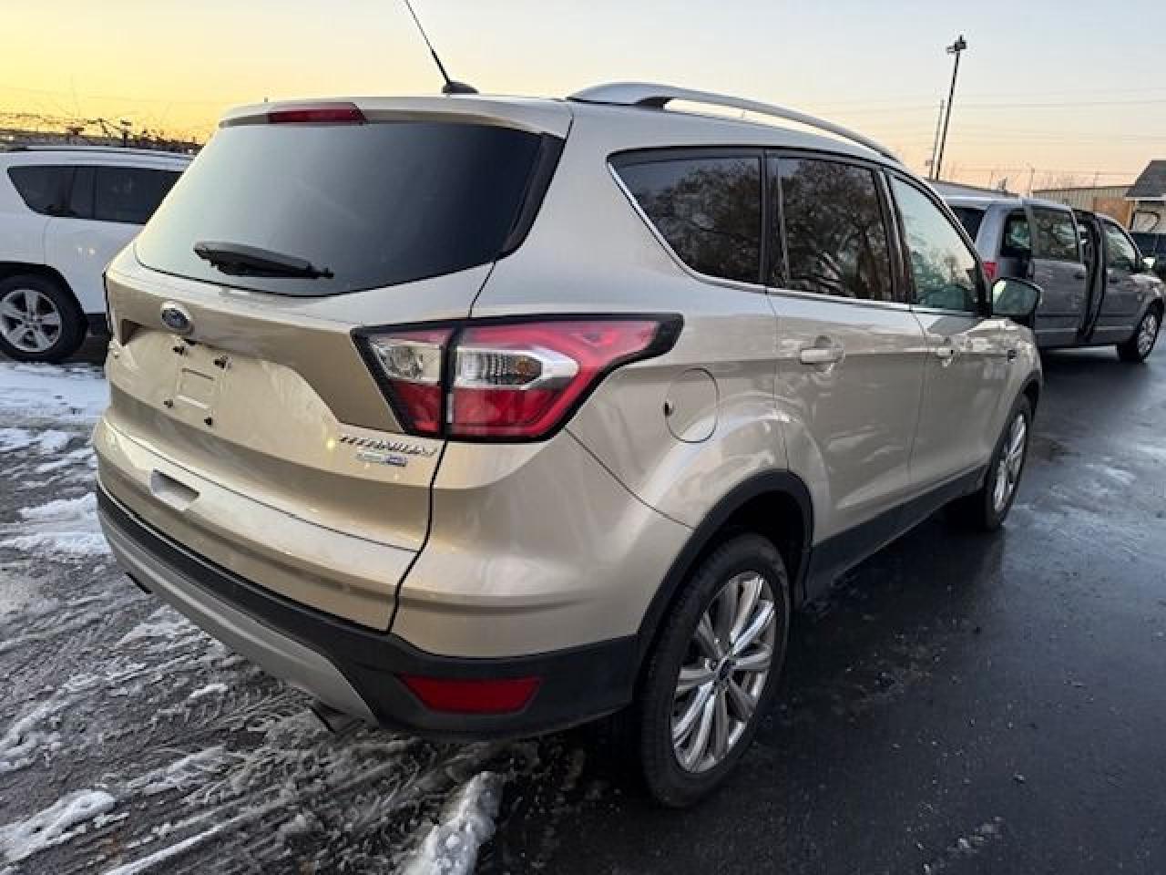 2017 Ford Escape 4WD 4DR TITANIUM - Photo #2