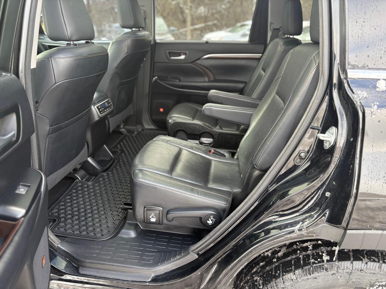 2015 Toyota Highlander LIMITED, 7 PASSENGERS,NAVIGATION,LEATHER,CERTIFIED Photo4
