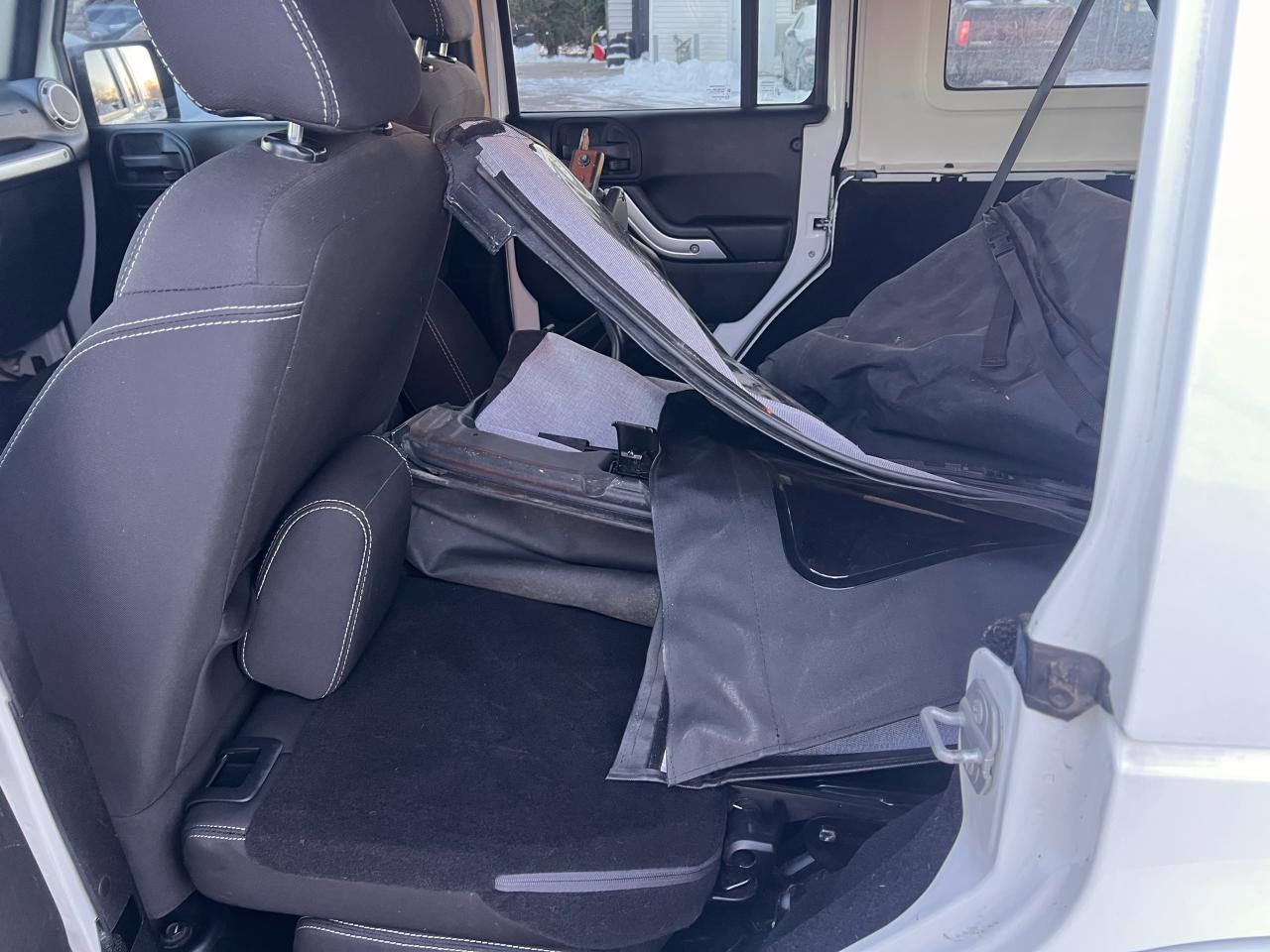 2015 Jeep Wrangler Sahara 4DR *CERTIFIED Photo16