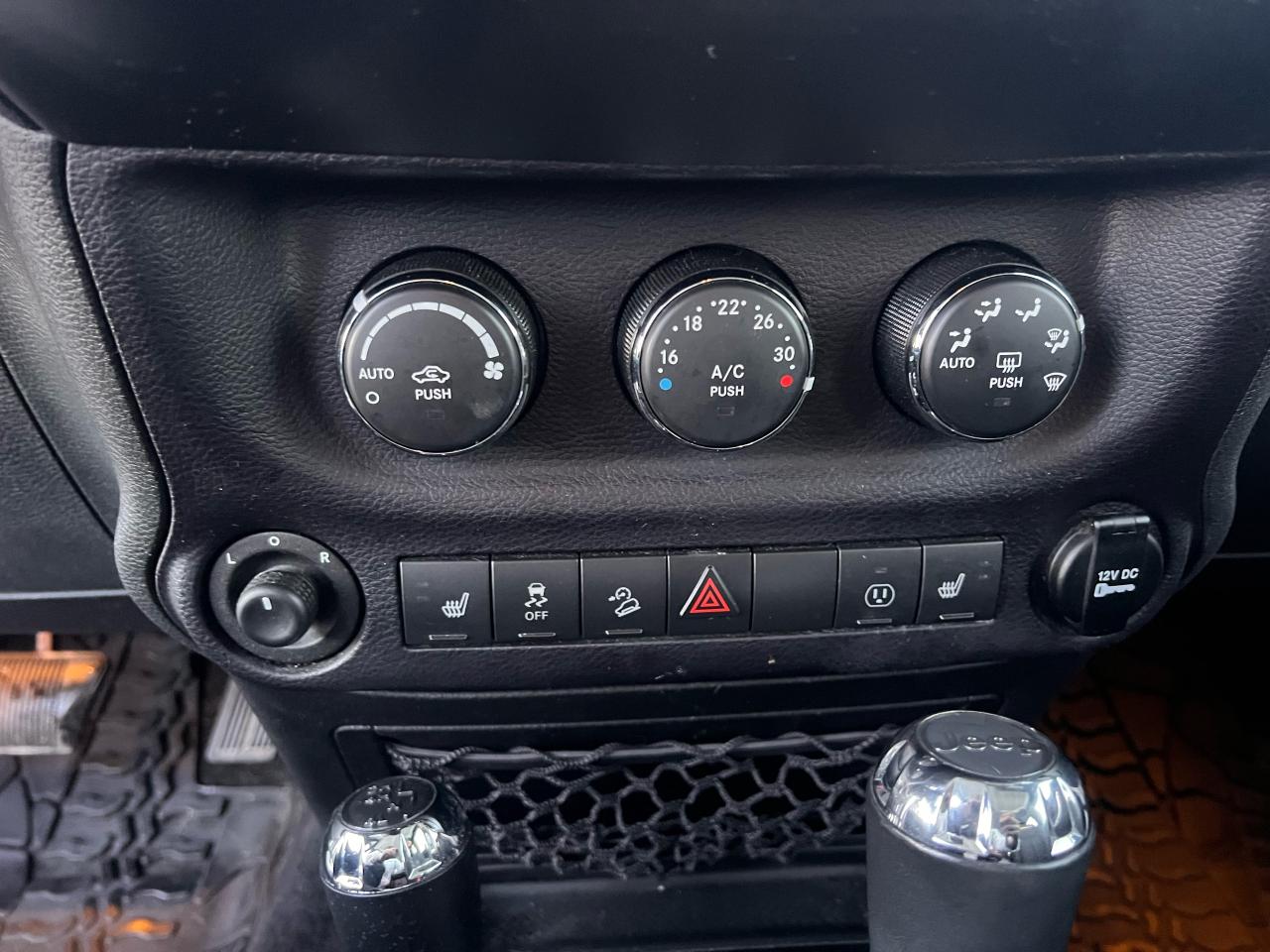 2015 Jeep Wrangler Sahara 4DR *CERTIFIED Photo23