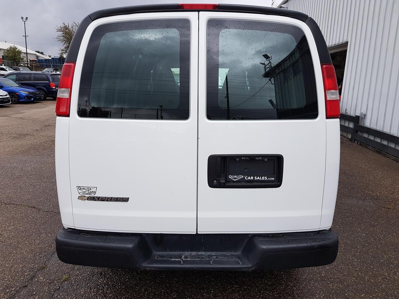 2020 Chevrolet Express 2500 Cargo 135" Photo4
