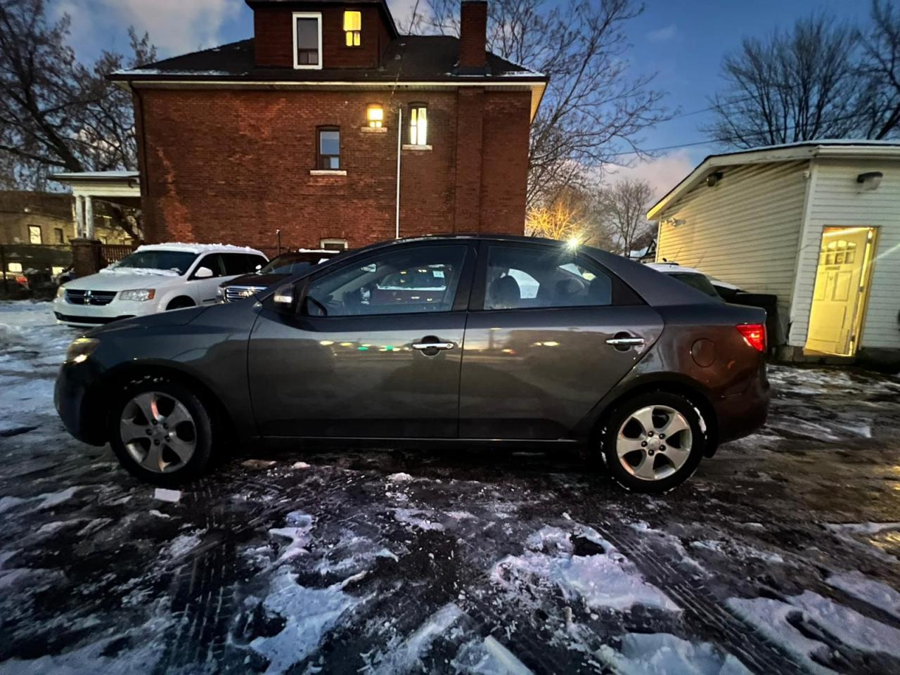 2010 Kia Forte EX Photo3