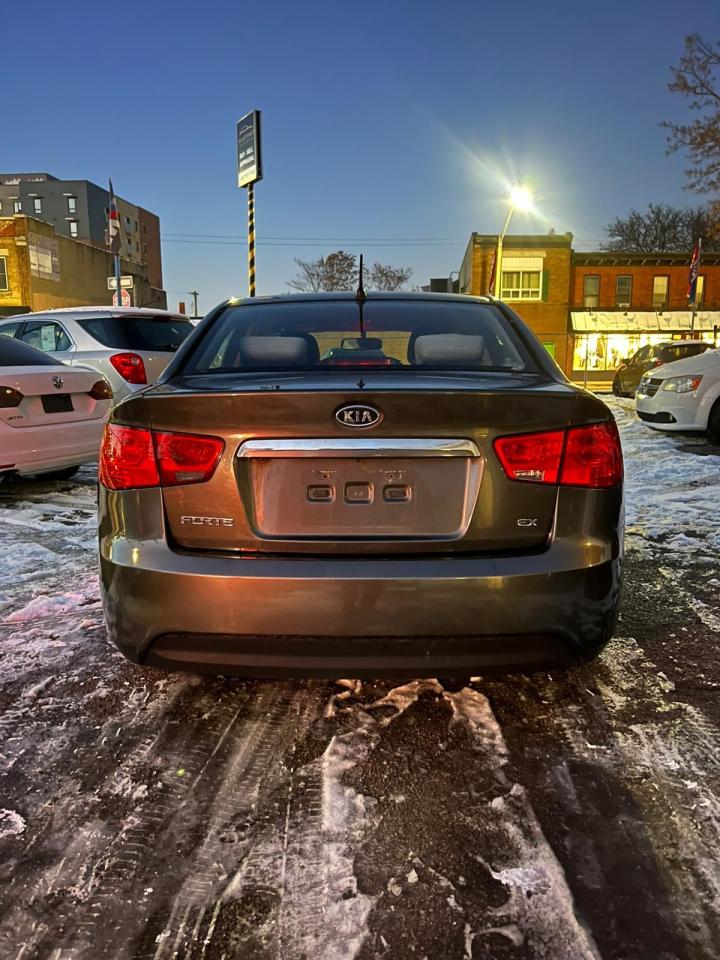 2010 Kia Forte EX - Photo #8